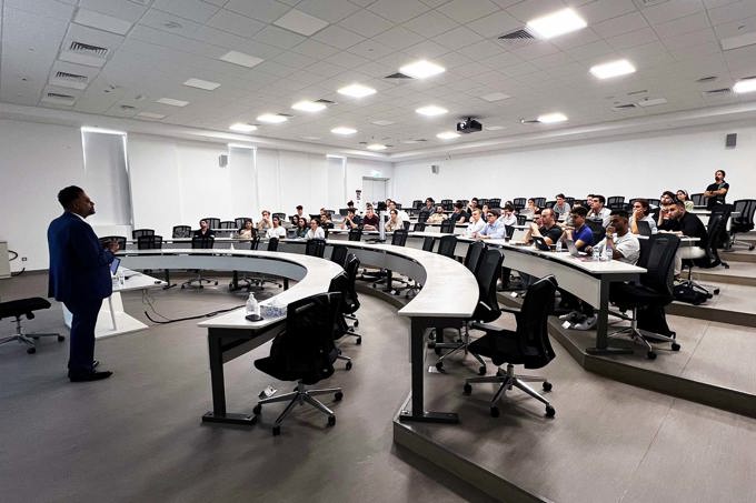 American University in Dubai hosts 40 Esade Business School students