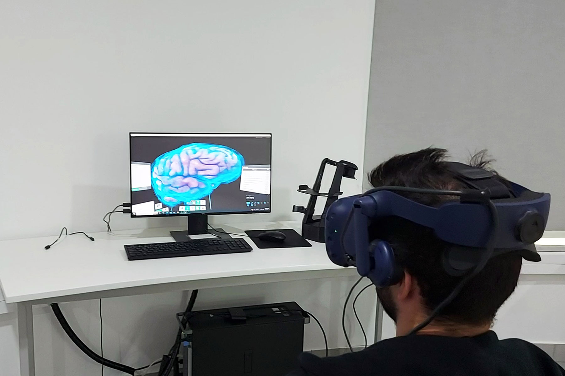 The Department of Biological and Physical Sciences launches the first undergraduate fully-immersive VR laboratory course in the UAE